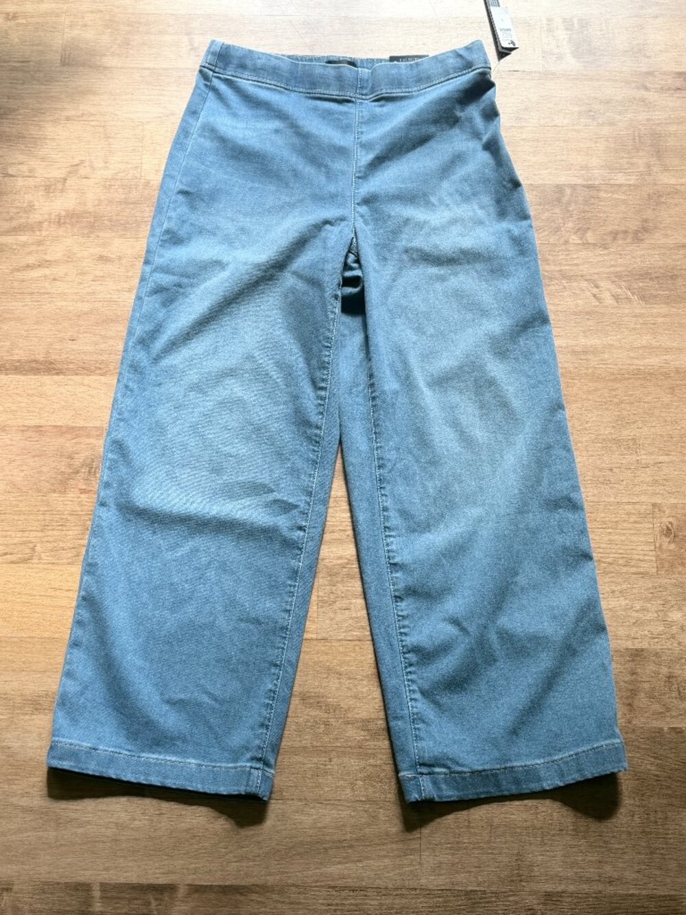 Talbots wide crop pull on travel jeans, size small